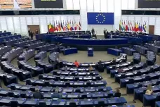 Europarlament navzdory snahám poslanců jedná na dvou místech. Stěhování se asi jen tak nezbaví