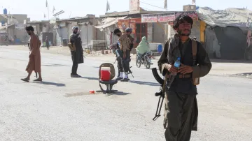 Bojovníci Talibanu na hranicích s Pákistánem