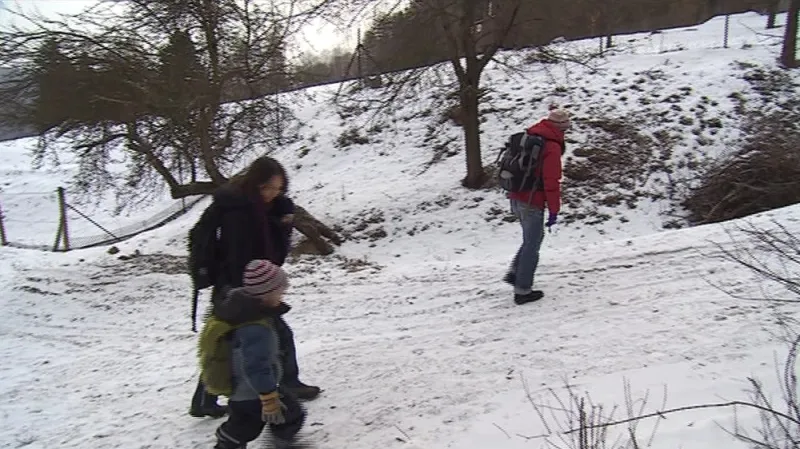 Ani cesta do školky není zrovna tradiční