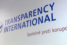 Zastavení kauzy Babišova možného střetu zájmů má podle Transparency International přezkoumat ministerstvo