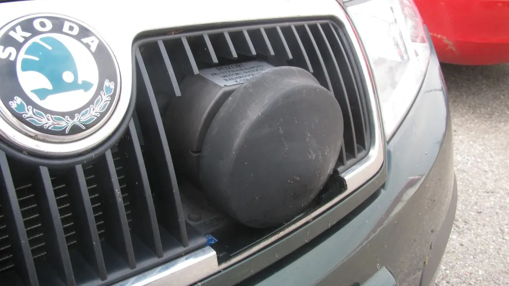 Muž si na auto namontoval radar