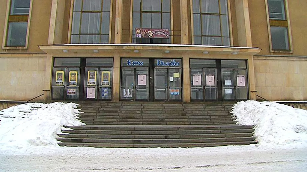 Vstup do příbramského divadla komplikují schody