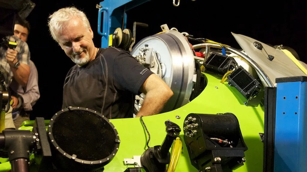 Režisér James Cameron usedá do speciální ponorky Deepsea Challenger