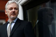 Švédsko formálně požádalo o zadržení Assange. V zemi čelí obvinění ze znásilnění