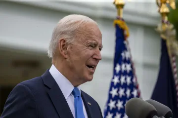 Útok na Colonial Pipeline přišel z Ruska, řekl Biden. Kreml ale neviní