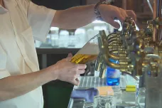 Cena točeného piva dál roste, půllitr dvanáctky už v Praze vyjde průměrně na 70 korun