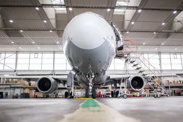 Číňané koupí od Airbusu 300 letadel. Prezident Si je na návštěvě Paříže