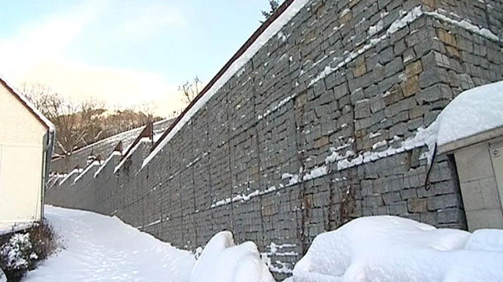 Zeď u sídla Patrika Oulického