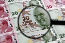 Turecké akcie se po neúspěšném převratu ještě propadají, lira už začala zpevňovat