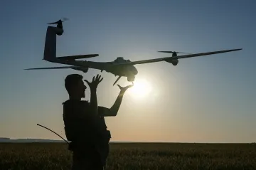 Fiala řešil s obranou a Skupinou D údajný nelegální dovoz dronů na Ukrajinu