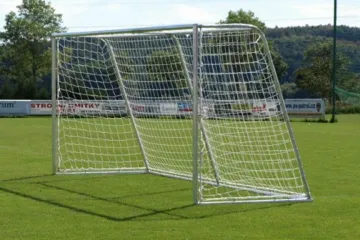 Bezpečné branky míří do pražských klubů