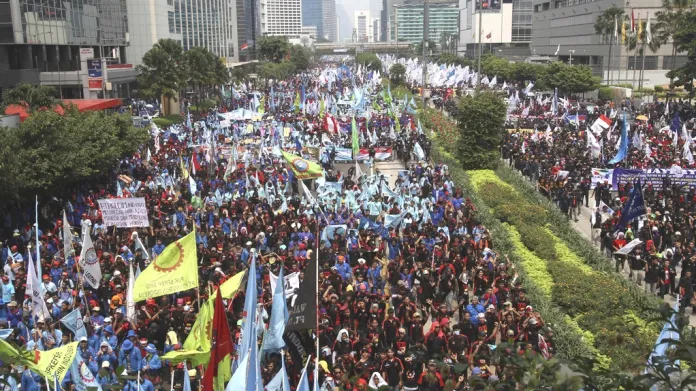 Ulice indonéské Jakarty na 1. máje