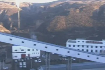 V čínském uhelném dole zemřelo při propadu šachty 21 horníků