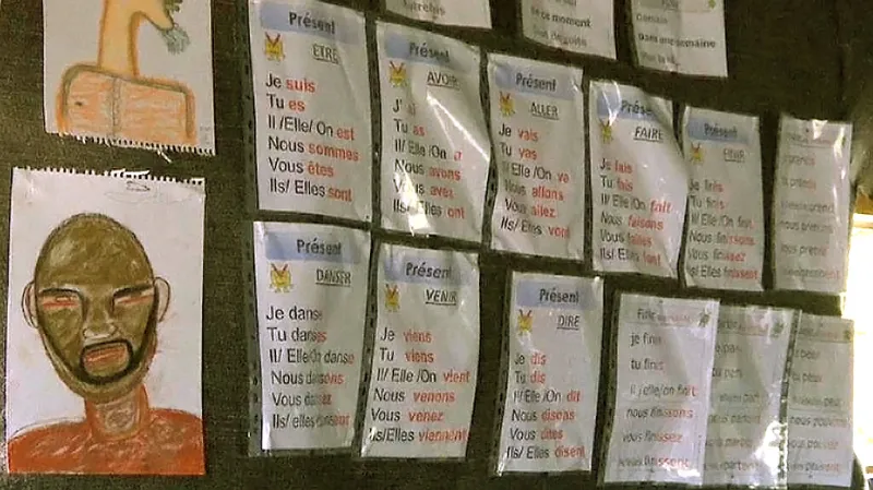 Škola francouzštiny v uprchlickém táboře v Calais