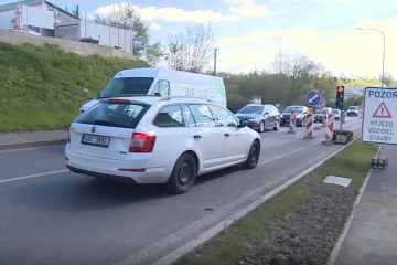 Příjezd do Chebu komplikují práce na silnici. Do jednoho termínu se vměstnaly dvě stavby