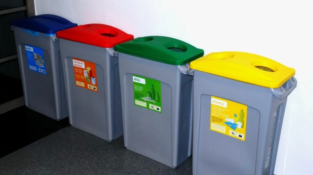Recyklační nádoby pro školy