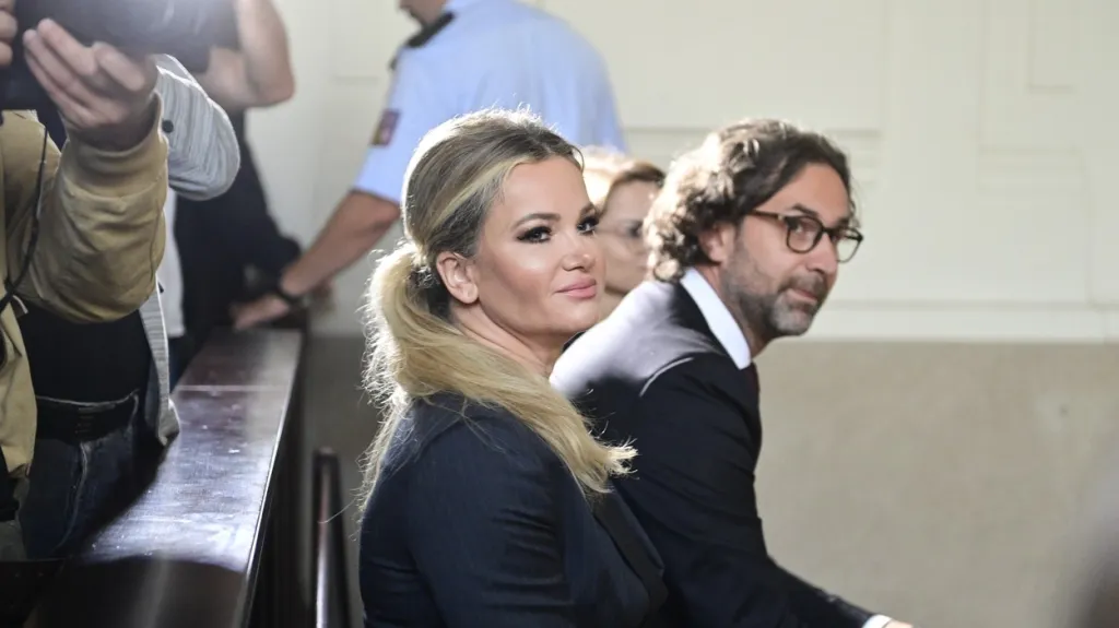 Monika Babišová před začátkem jednání městského soudu