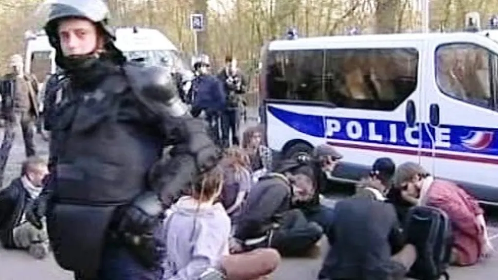 Zatčení demonstranti ve Štrasburku