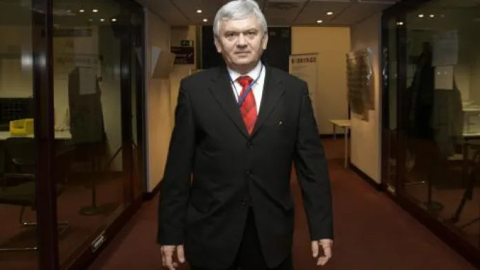 Ľubomír Jahnátek