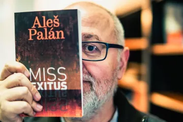 Miss Exitus je z hospicu. V nové knize Aleše Palána znamená smrt spíš jeviště