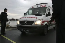 Při nehodě autobusu u Ankary zemřelo nejméně devět lidí