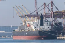Útok hútíů zabil u Jemenu tři členy posádky nákladní lodi