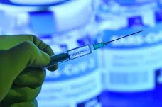 Společnost Pfizer dokončila testování vakcíny proti covidu. Je účinná na 95 procent