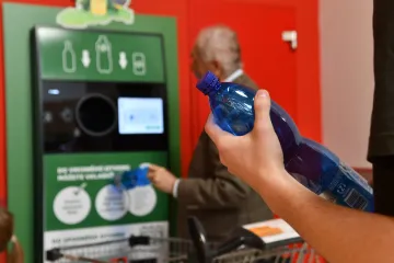 Čtyři z pěti Čechů by chtěli zálohovat. Ministerstvo povinnost neprosazuje, iniciativu přebírají výrobci