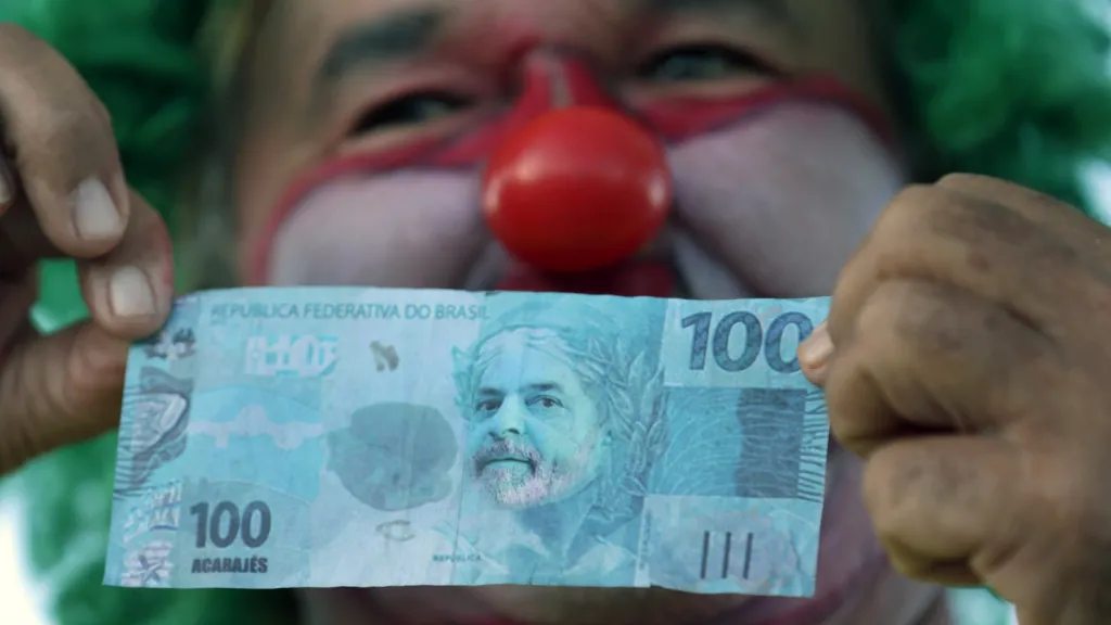 Brazilské protesty vyvolané korupčním skandálem kolem ropného Petrobrasu