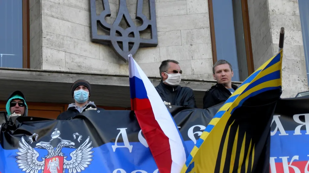 Proruští demonstranti v Doněcku
