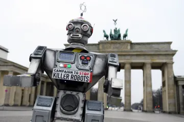 Vědci varují před vraždícími roboty. Rozhodování strojů o životě a smrti by mělo nedozírné následky