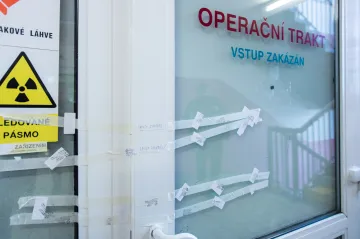 Policie obvinila šest osob v případu otravy krve pacientů v Nemocnici Frýdlant