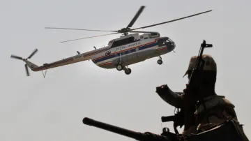 Vrtulník s Mubarakem opouští věznici Tora