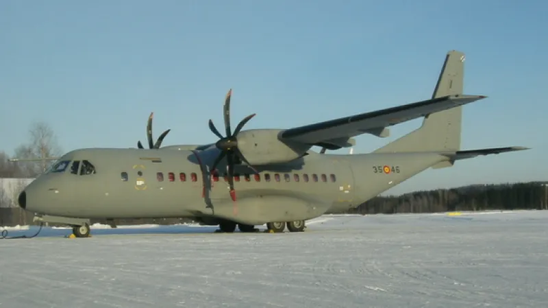 Vojenské dopravní letadlo typu EADS Casa C-295M.