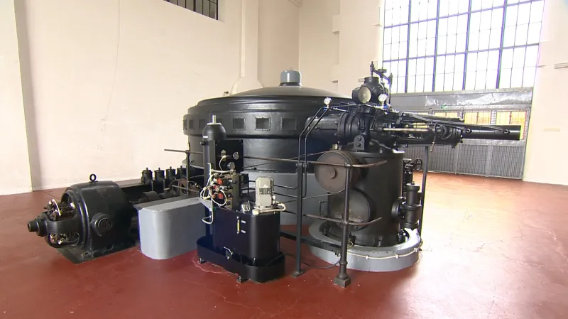 Turbína hydroelektrárny v Háji