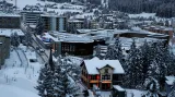 Celkový pohled na Davos a kongresové centrum, které hostí Světové ekonomické fórum (2017)