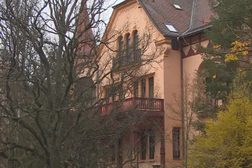 Vláda potvrdila zmrazení desítek nemovitostí ve vlastnictví Ruska