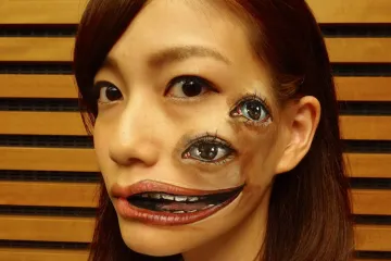 Čtyři oči, rozpůlený obličej – co je to? Tvorba výtvarnice Hikaru Cho