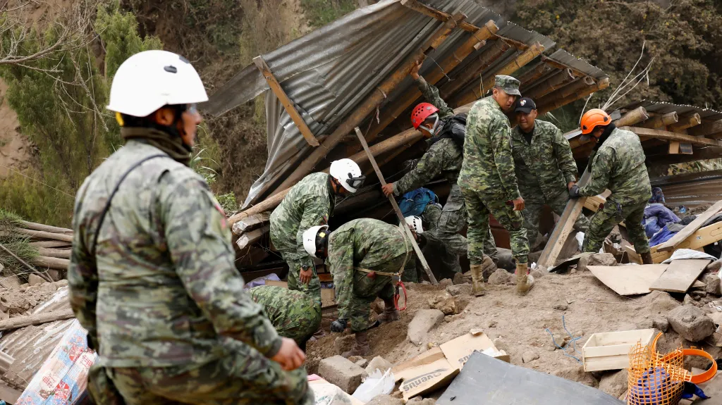 Sesuv půdy v ekvádorských Andách zavalil město  Alausi