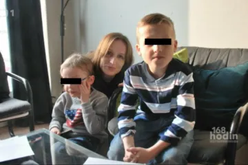 Hodonínský soud svěřil syny Evy Michalákové do její péče. Případem se nadále zabývá evropská justice