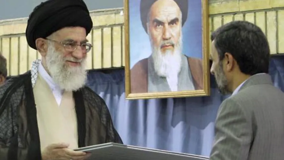 Jmenování Ahmadínežáda prezidentem