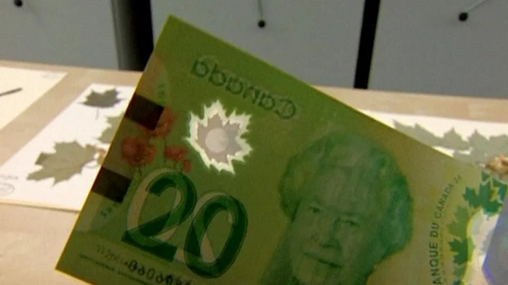 Nové bankovky jsou terčem kritiky kvůli nesprávným listům