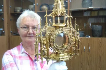 Originální předměty z doby Karla IV. putují z Uherského Hradiště na výstavu do Prahy