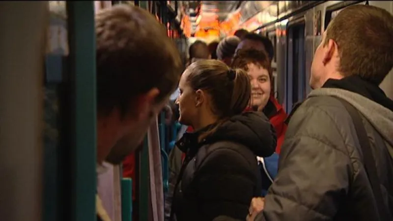 Plno na silnicích i kolejích