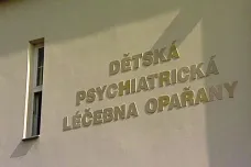 Dětská psychiatrická nemocnice v Opařanech odvrátila kolaps, nastoupí noví lékaři