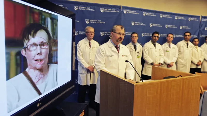 Bohdan Pomahač k operaci Carmen Tarletonové