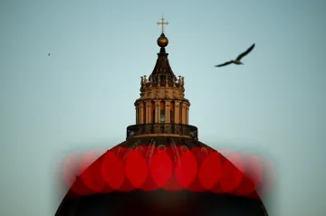 Extra omnes. Začíná volba papeže