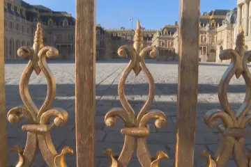 Zavřené francouzské památky přicházejí o peníze a chybějí jim návštěvníci