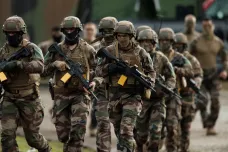 Francouzští vojáci vydali druhý otevřený dopis vládě, kritizují ustupování islamismu