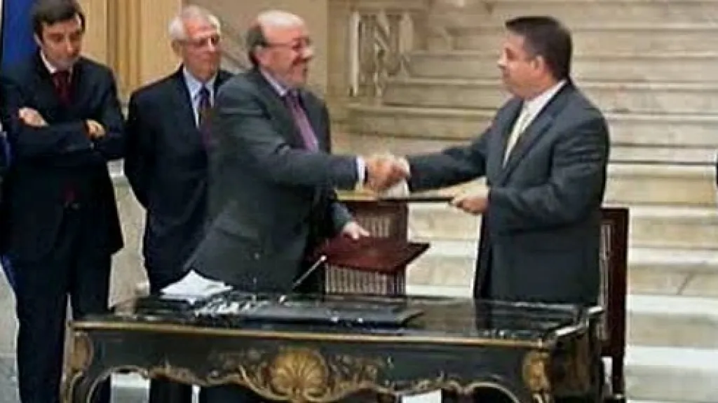 Eurokomisař Louis Michel a kubánský ministr zahraničí Felip Perez